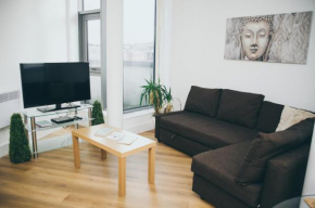 Serviced Apartment In Liverpool City Centre - Free Parking - Balcony - by Happy Days